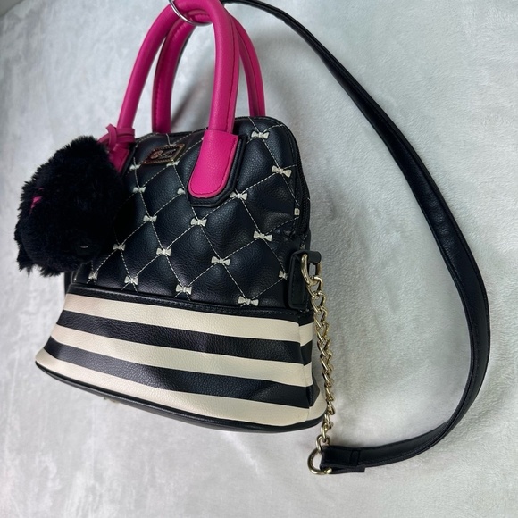 Betsey‎ Johnson Black Striped Quilted Bows Pink Handles Fur Keychain Satchel Bag - Picture 5 of 9